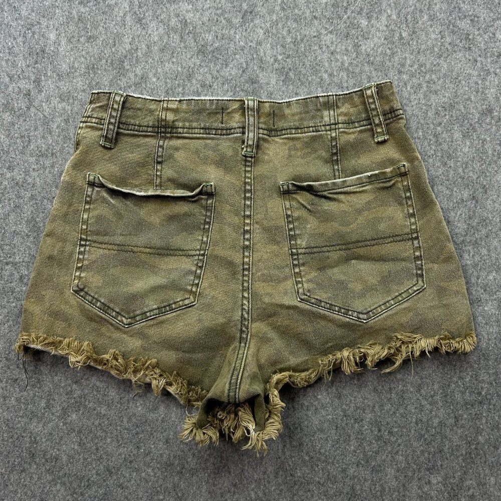 Free People We The Free Santa Cruz Cut Off Shorts Women's Sz 28 Button Fly Camo - Picture 2 of 11